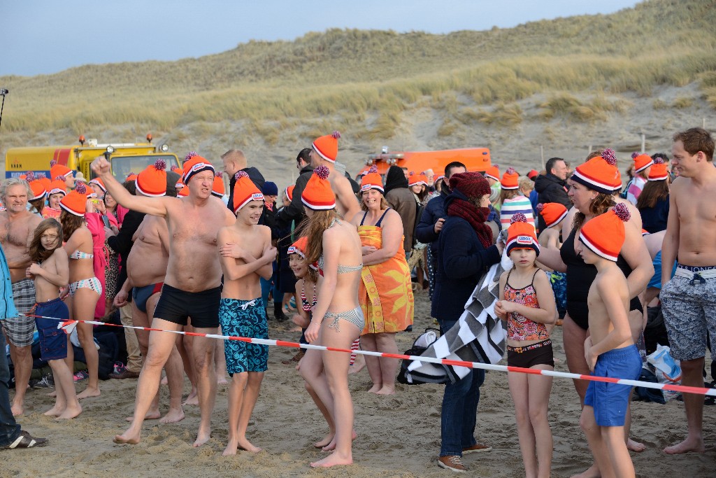 ../Images/Nieuwjaarsduik Nederzandt 2015 020.jpg